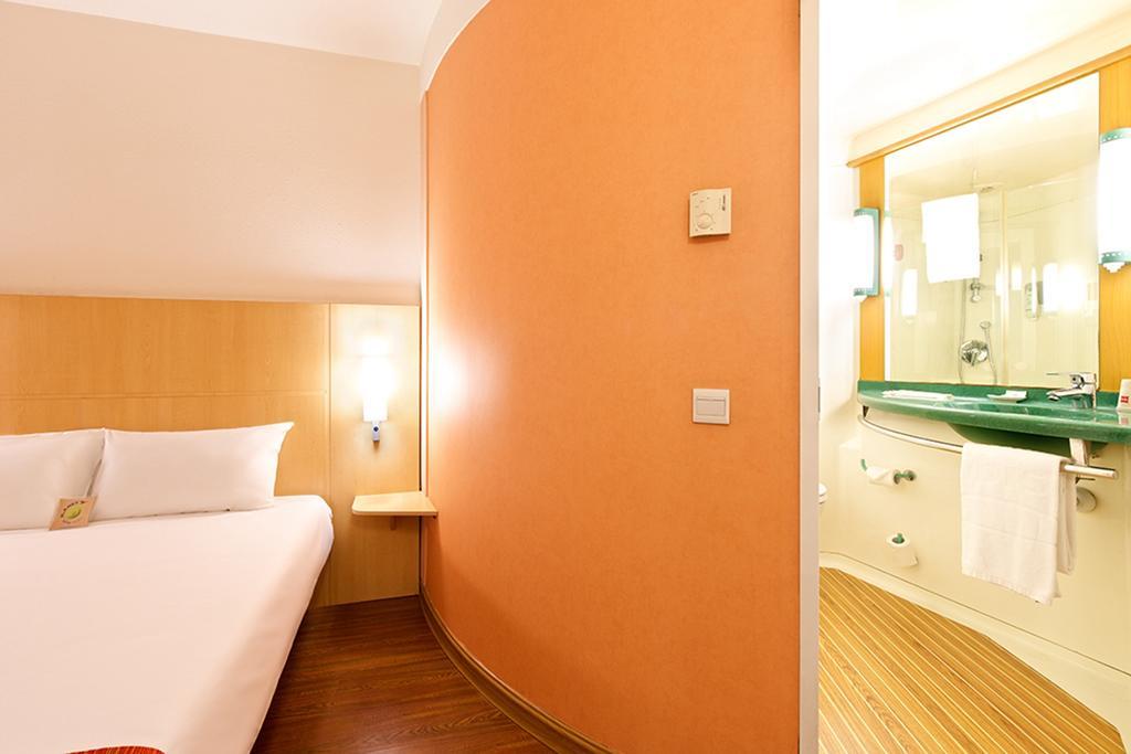 Ibis Ningbo Qianhu Plaza Hotel Kültér fotó