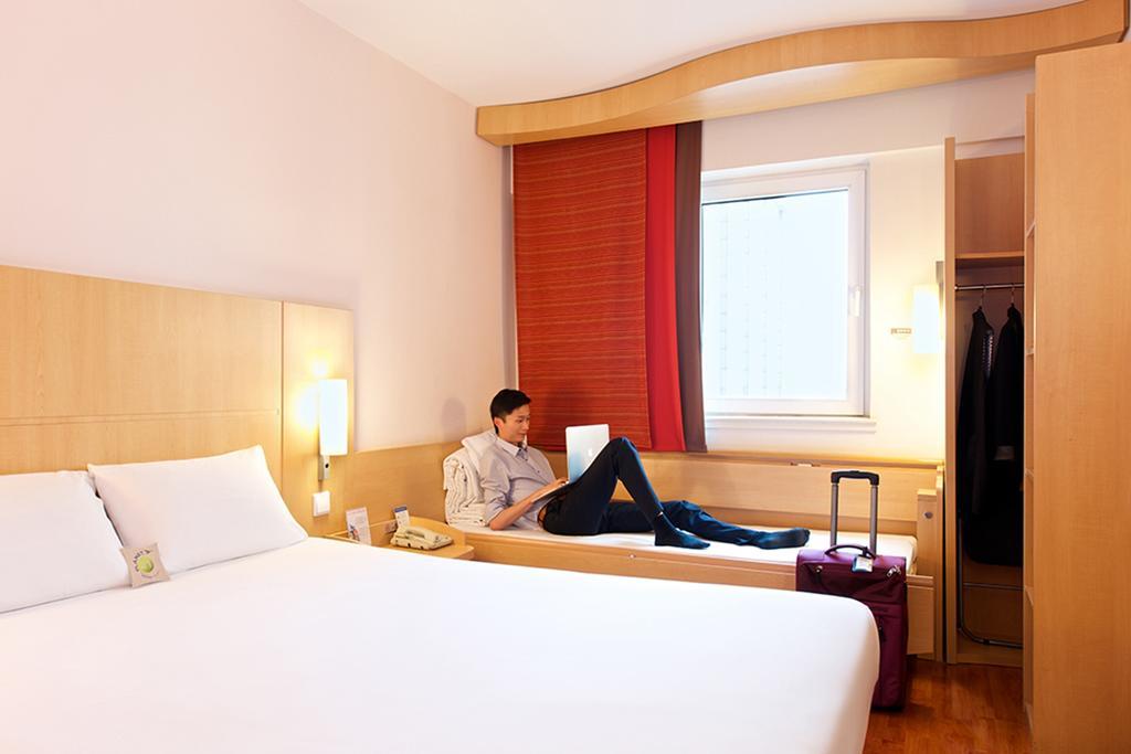 Ibis Ningbo Qianhu Plaza Hotel Kültér fotó
