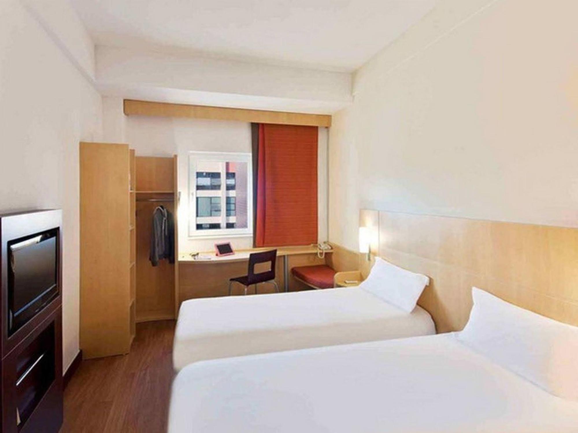 Ibis Ningbo Qianhu Plaza Hotel Kültér fotó