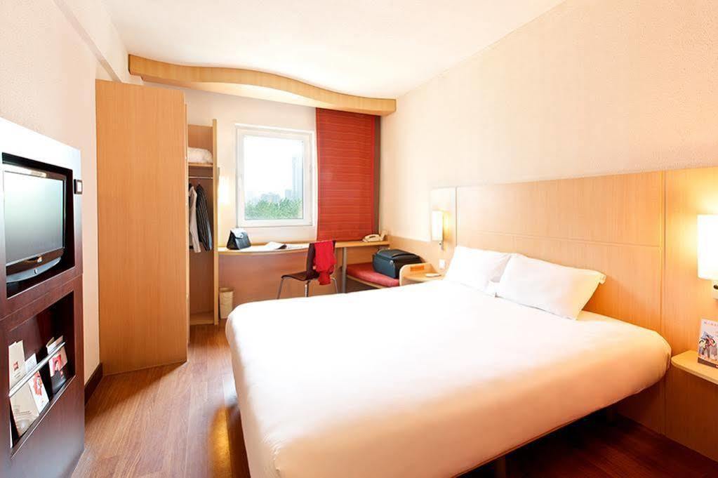 Ibis Ningbo Qianhu Plaza Hotel Kültér fotó