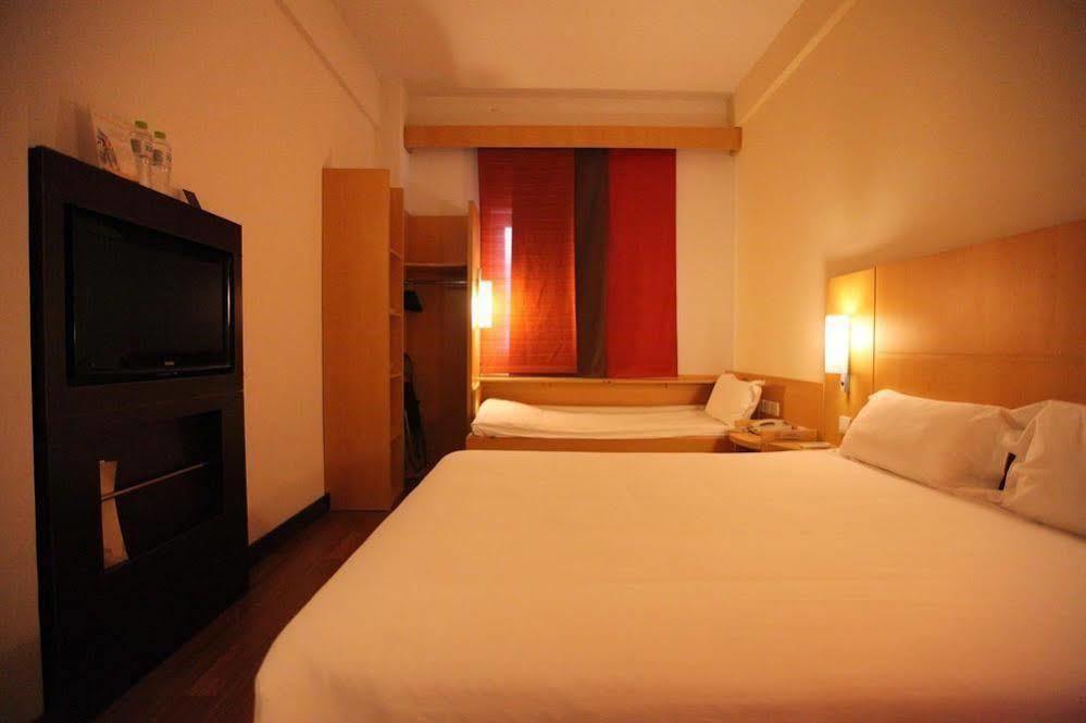 Ibis Ningbo Qianhu Plaza Hotel Kültér fotó