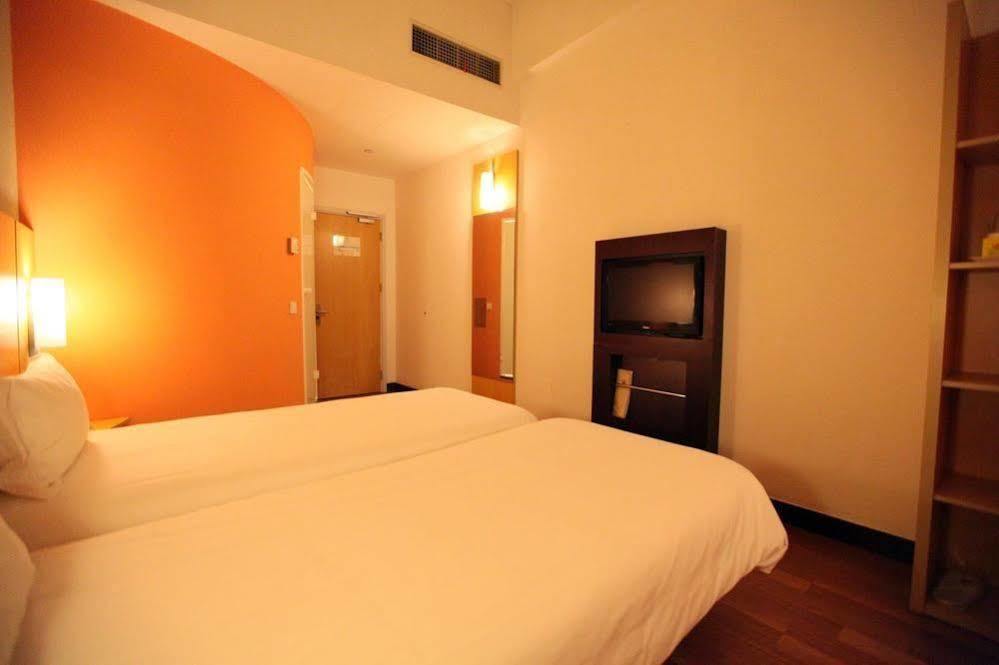 Ibis Ningbo Qianhu Plaza Hotel Kültér fotó