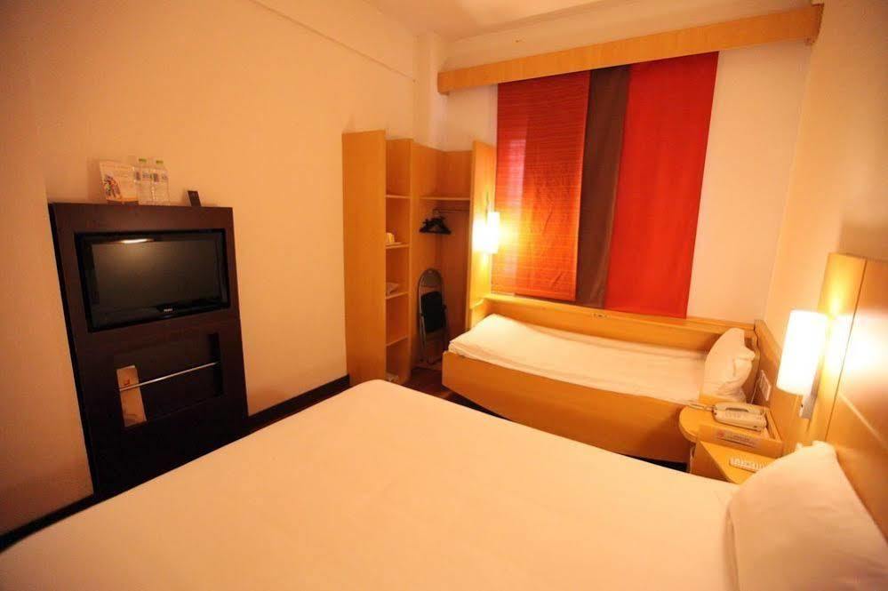 Ibis Ningbo Qianhu Plaza Hotel Kültér fotó